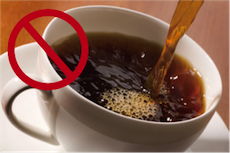 カフェインやアルコールは頻尿を招く！？夜寝る前は食べ物や飲み物に注意して頻尿対策を！