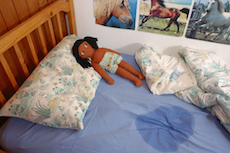 夜尿症の原因やおねしょの予防方法、おねしょ対策の布団や敷布団をご紹介。